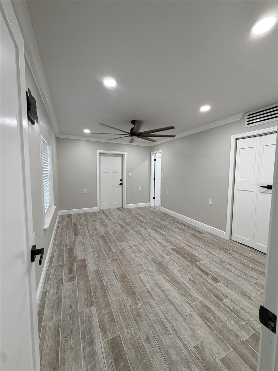 8715 DRIFTWOOD DR