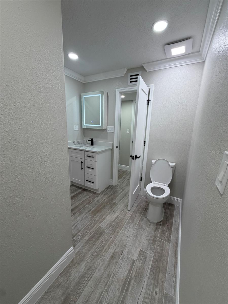 8715 DRIFTWOOD DR