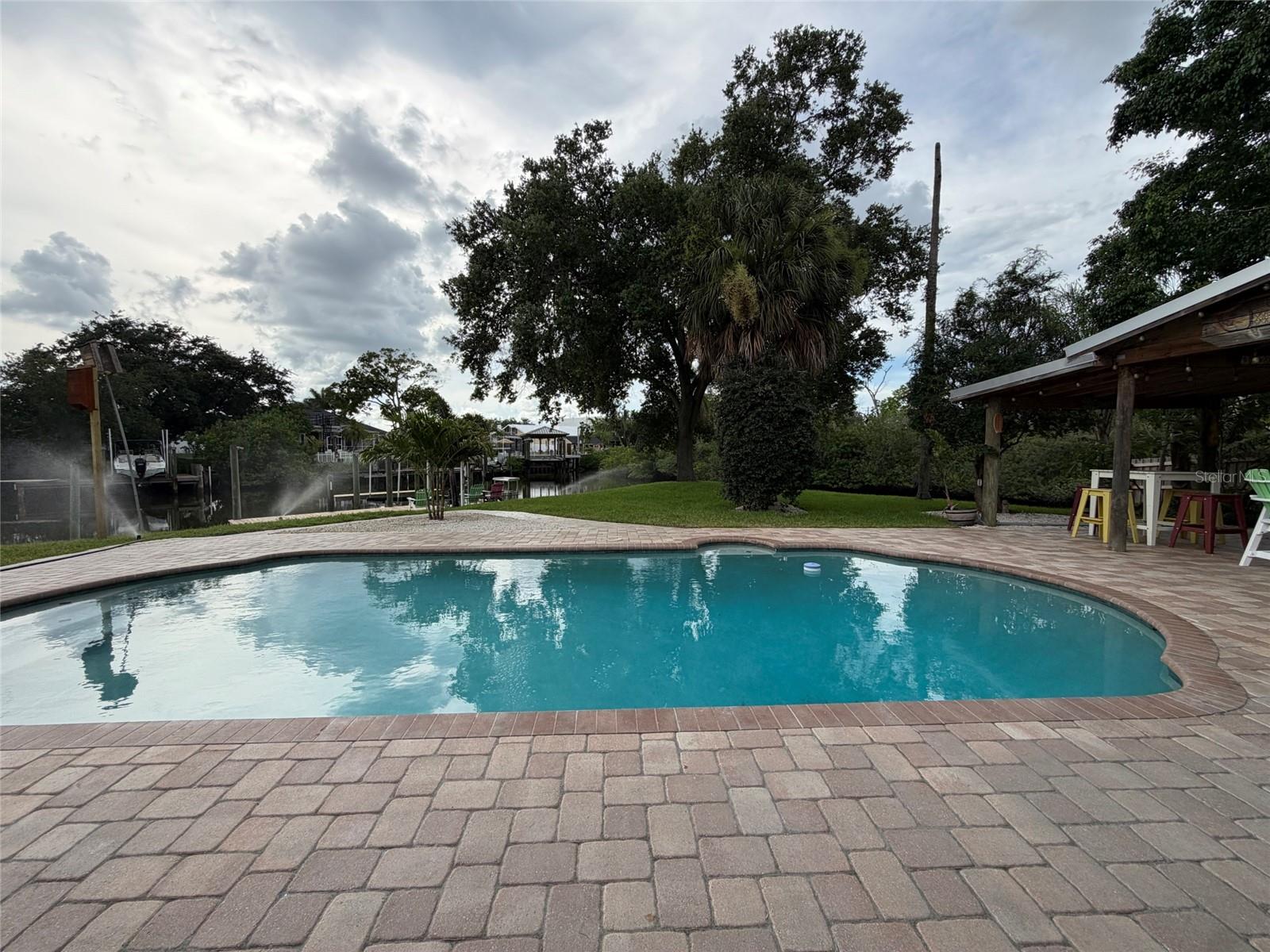 8715 DRIFTWOOD DR