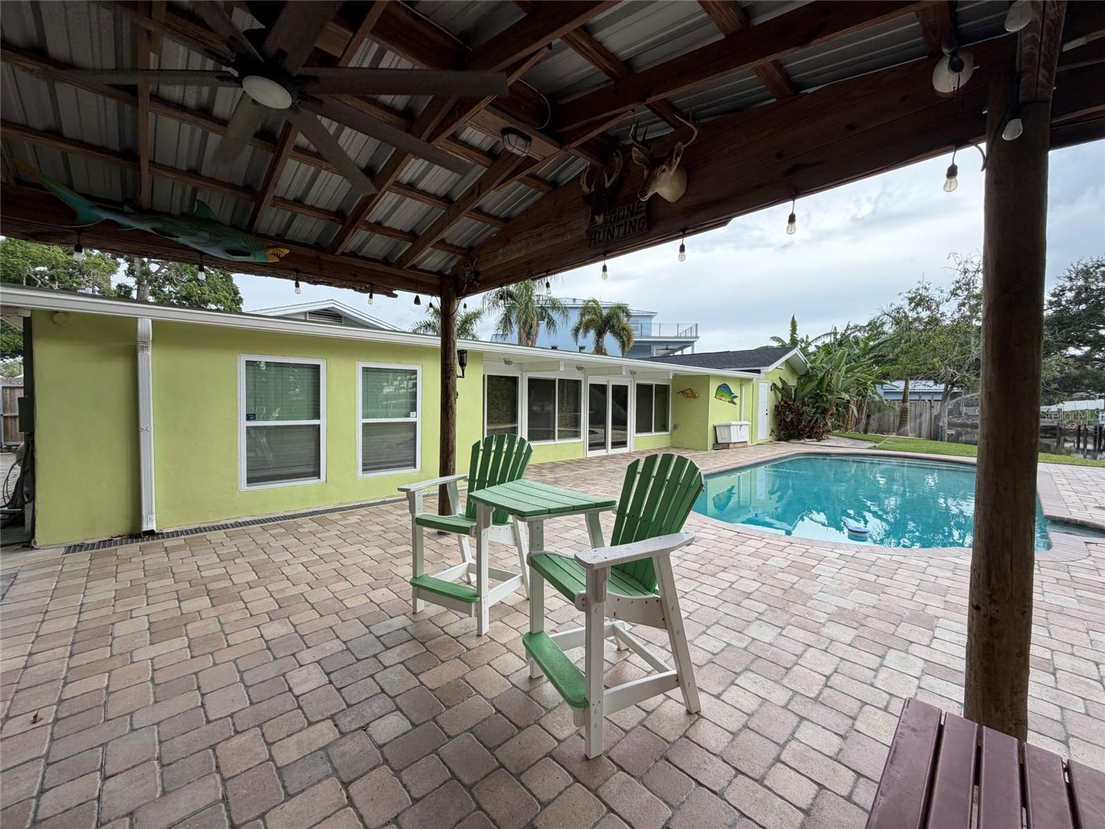8715 DRIFTWOOD DR