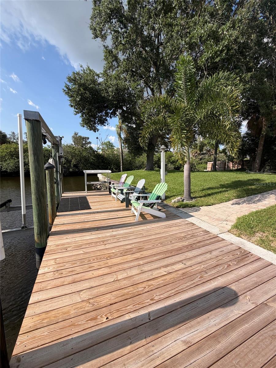 8715 DRIFTWOOD DR