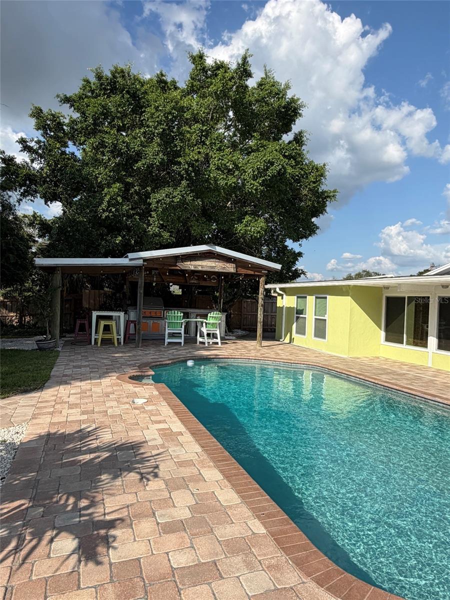 8715 DRIFTWOOD DR
