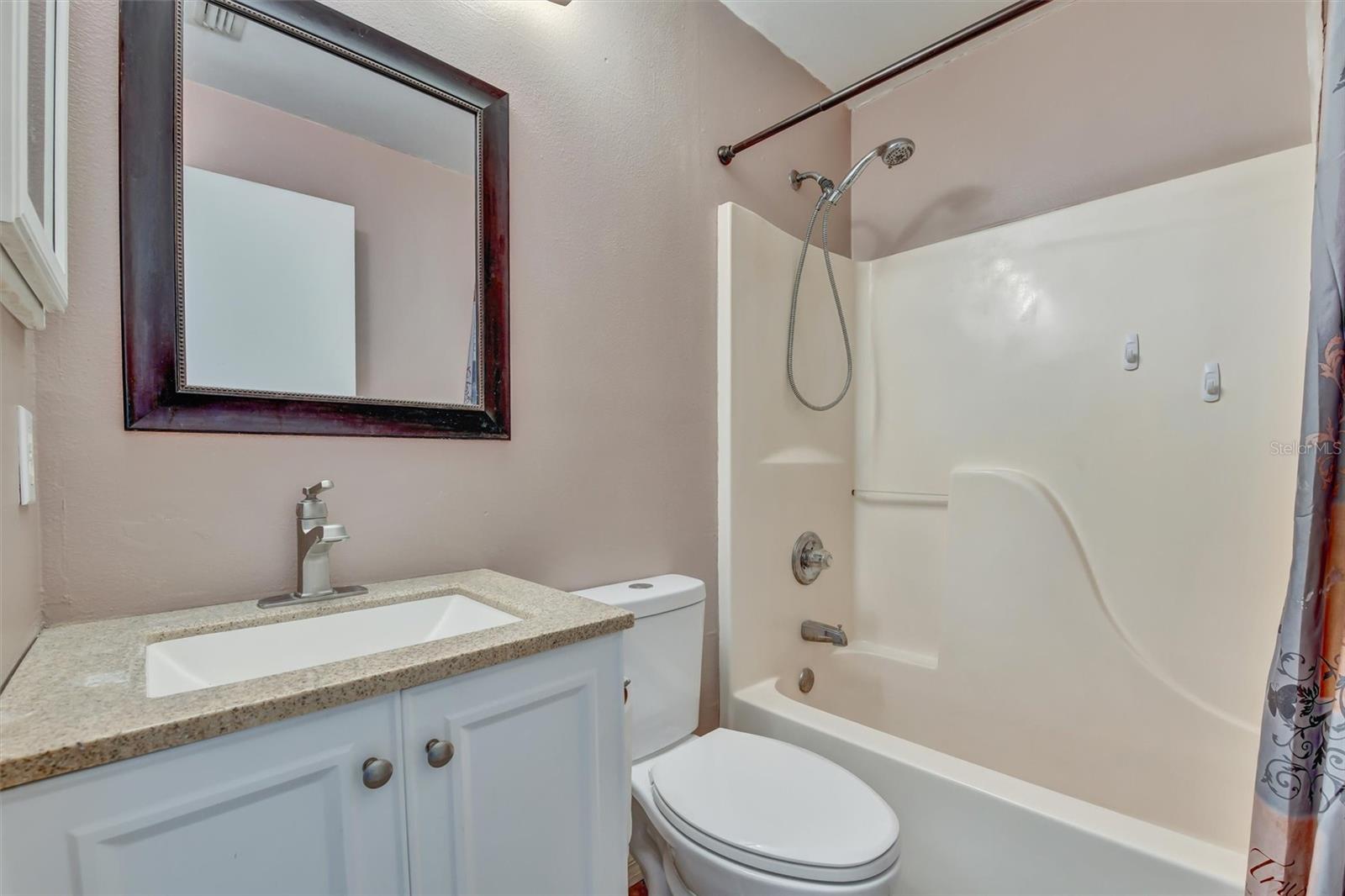 510 CLOVERLEAF DR