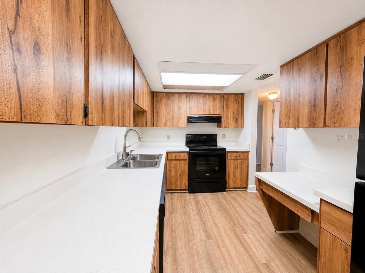 5541 BAY BLVD #550