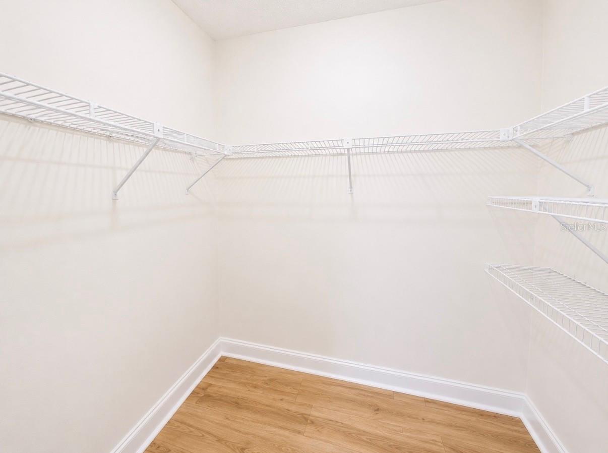 5541 BAY BLVD #550