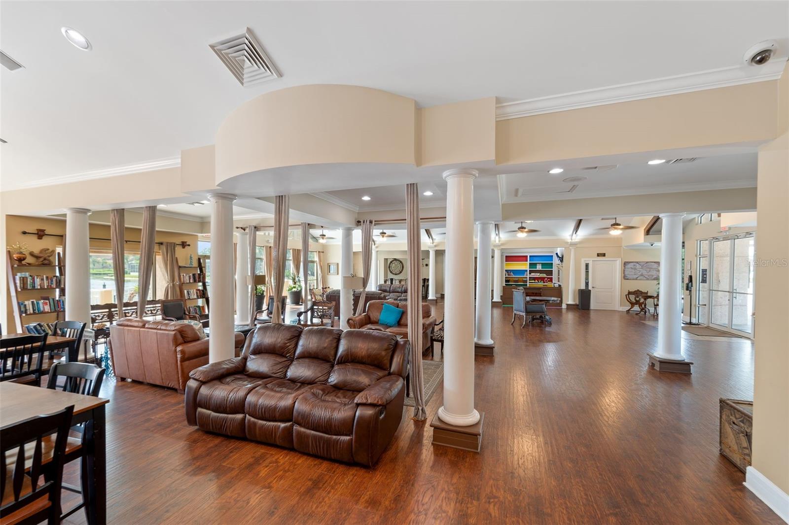 11006 TAHITI ISLE LN