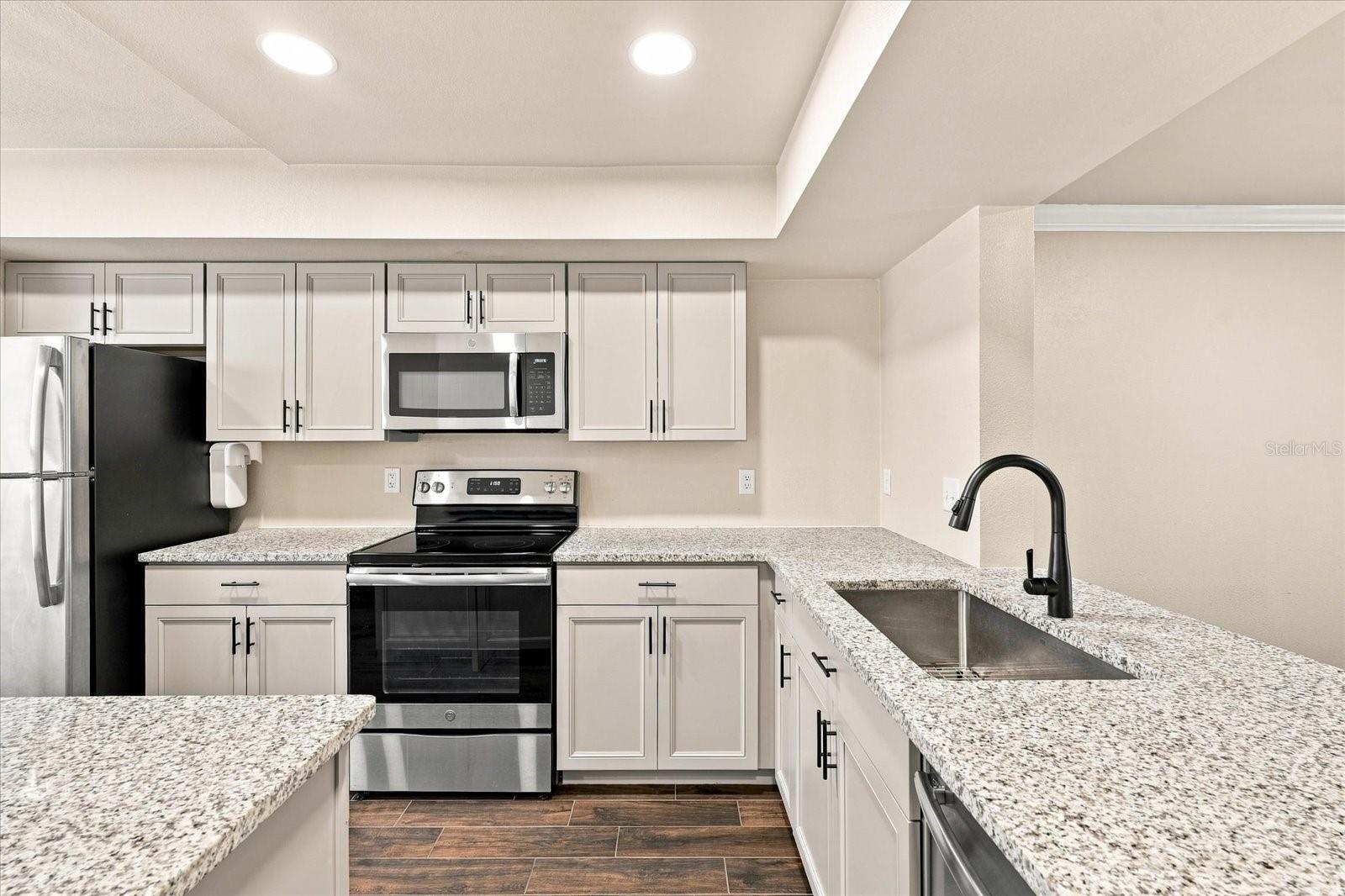 3324 LAUREL VIEW DR