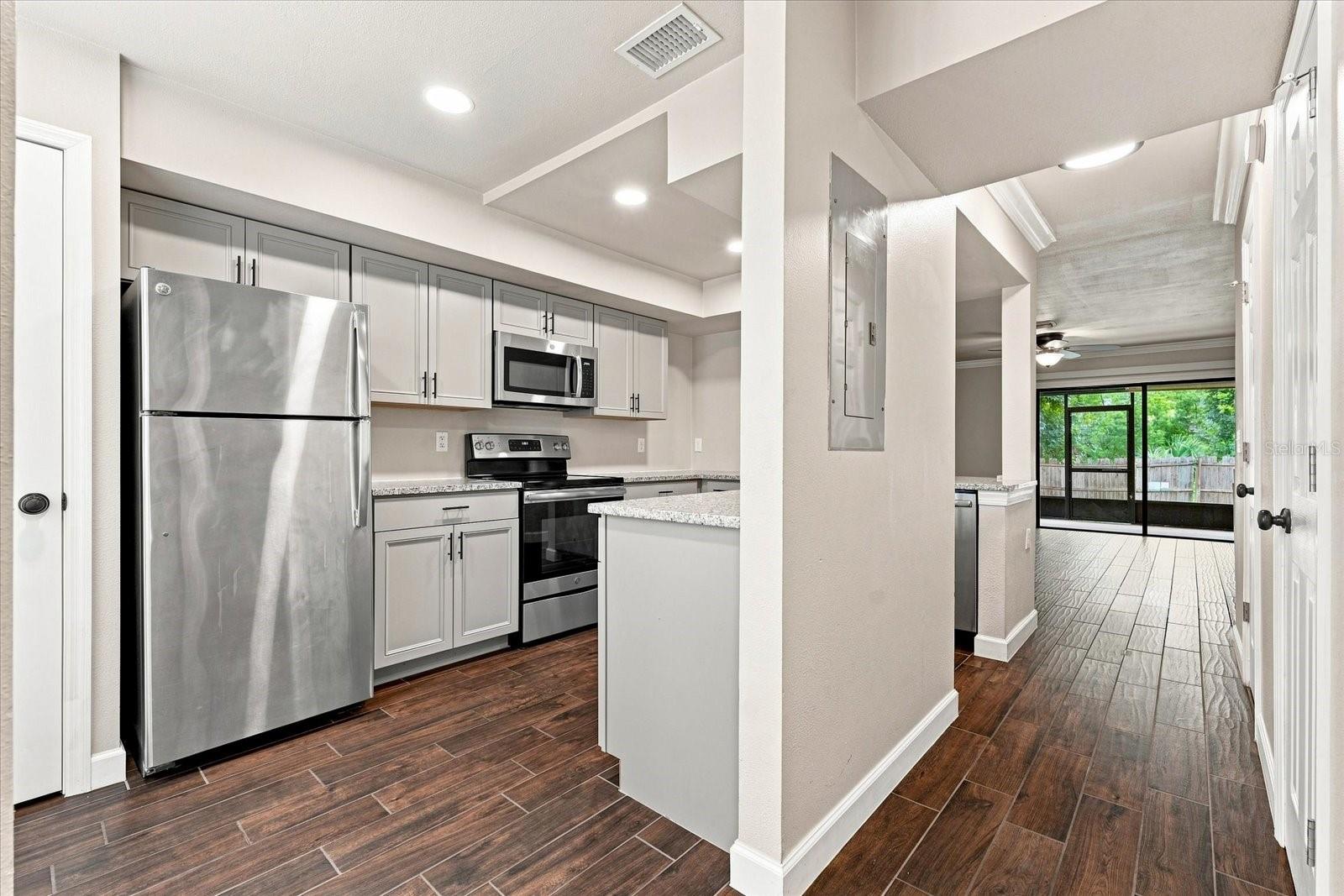 3324 LAUREL VIEW DR