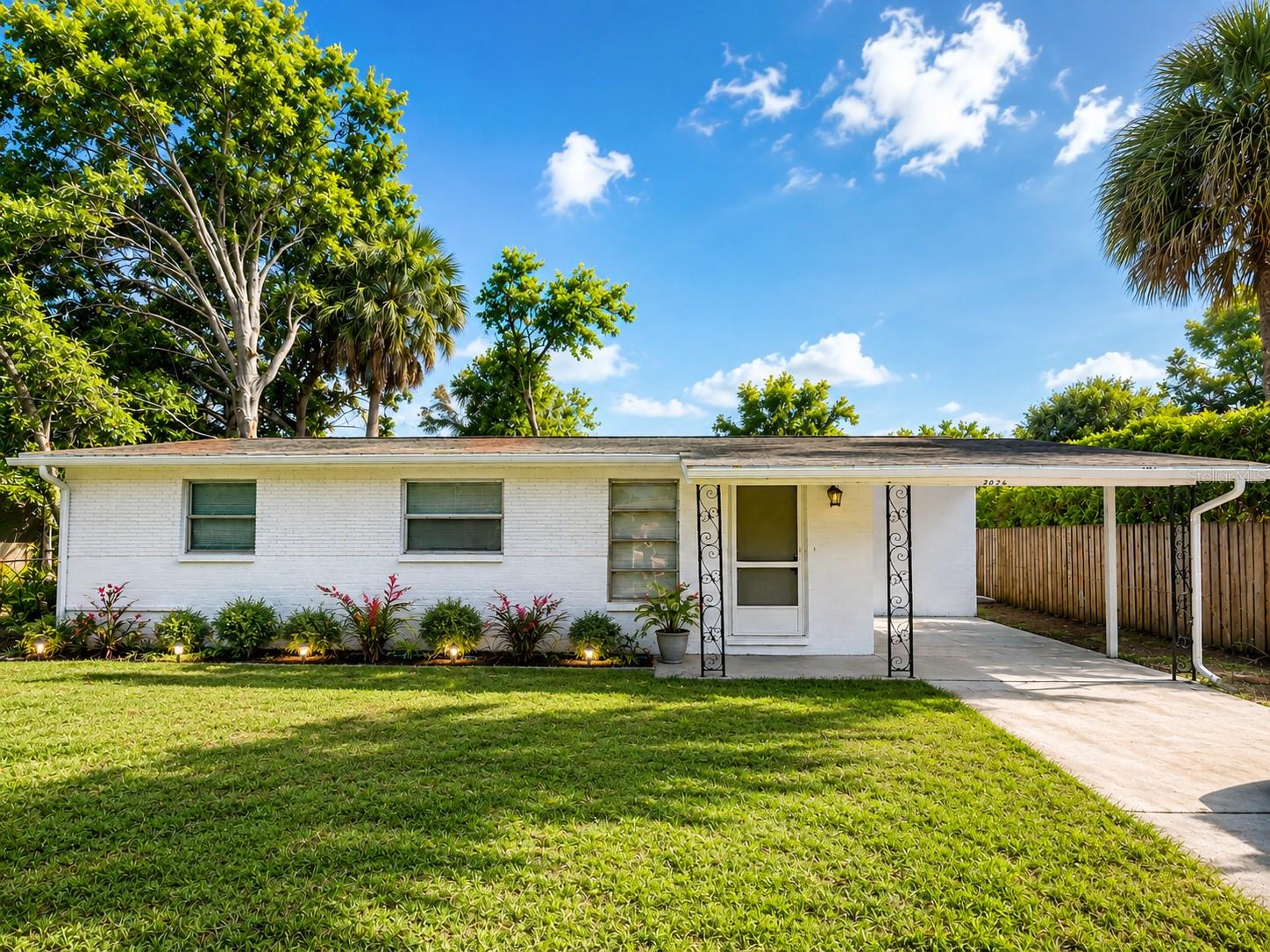 2318 E 111th Ave, Tampa