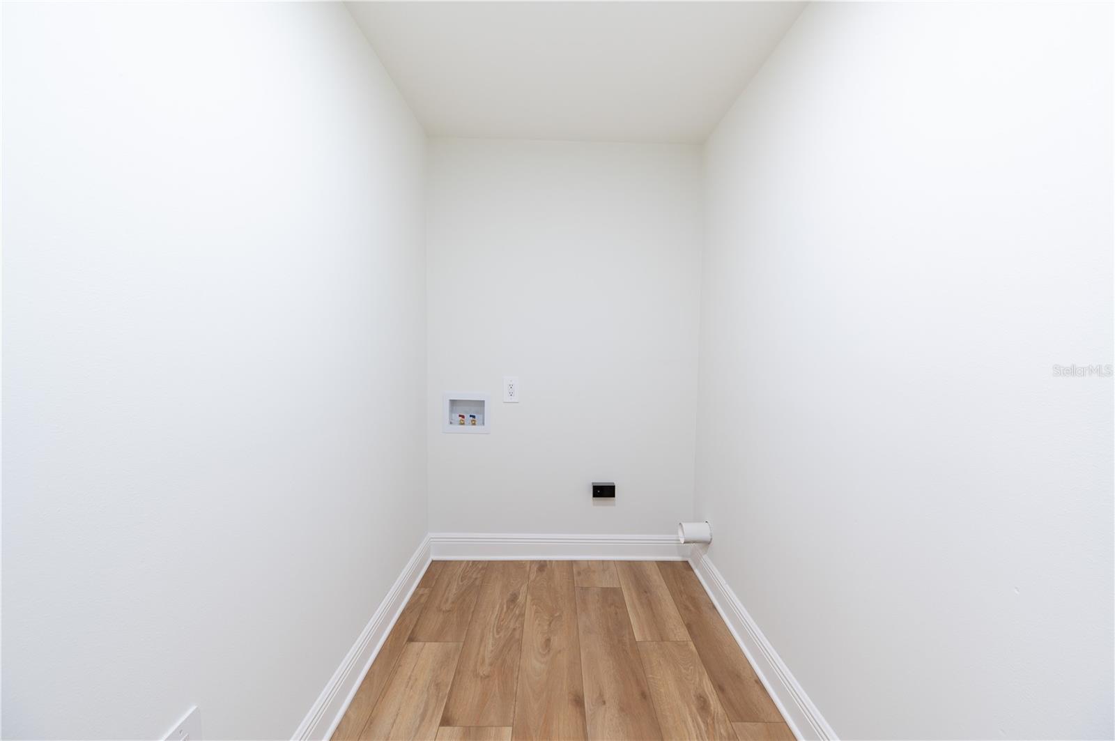 1503 LANCELOT LOOP