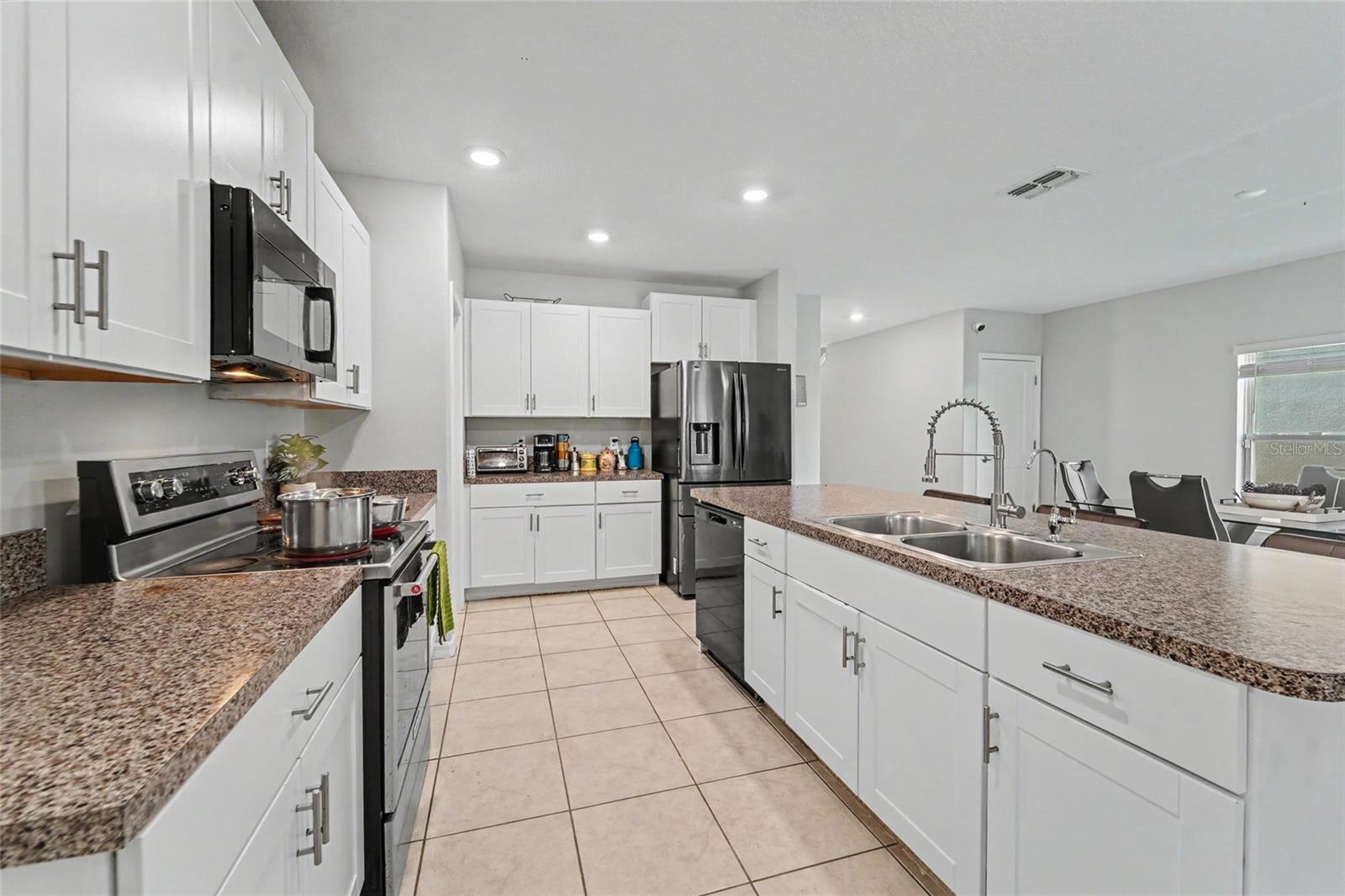 4513 ETERNAL PRINCE DR