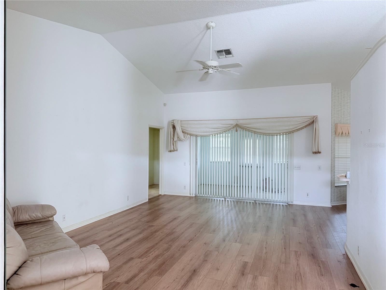 13928 TENNYSON DR