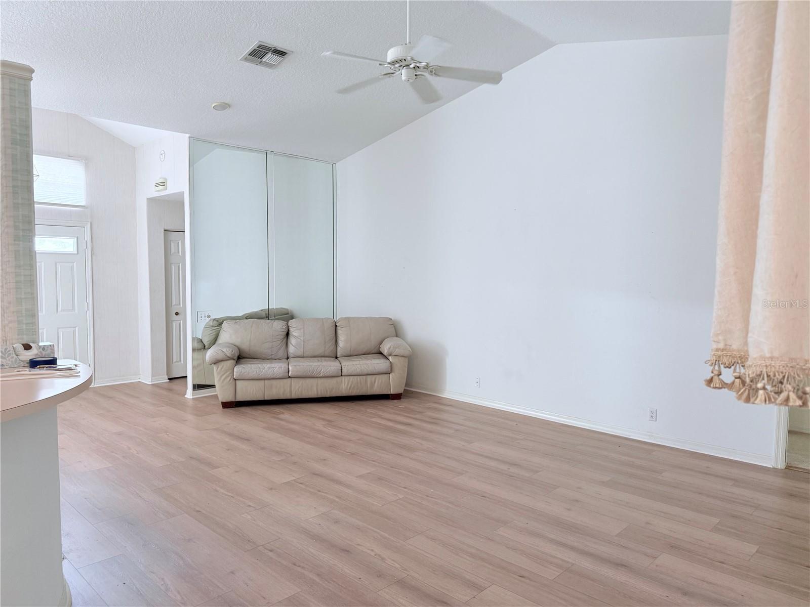 13928 TENNYSON DR