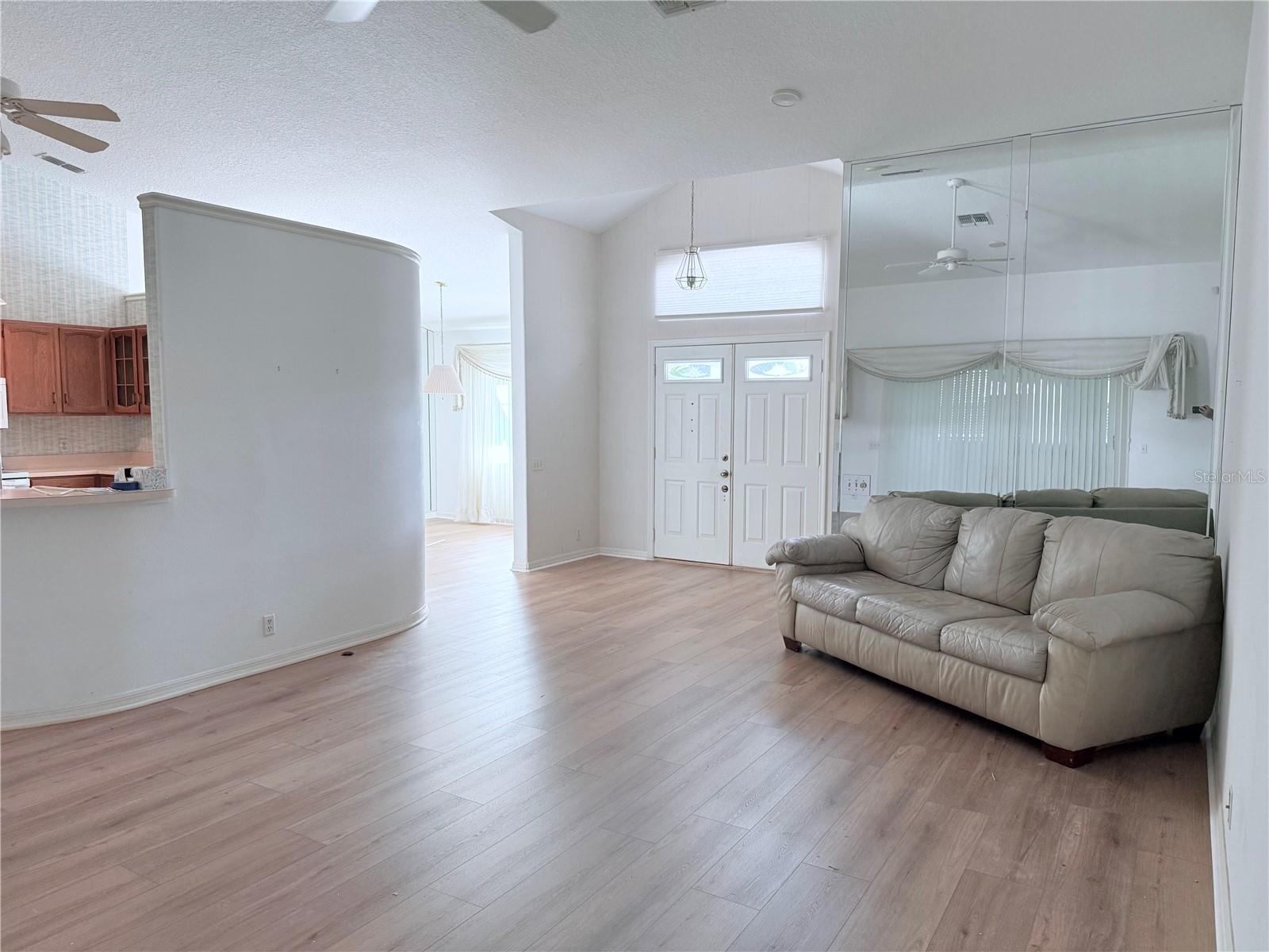 13928 TENNYSON DR