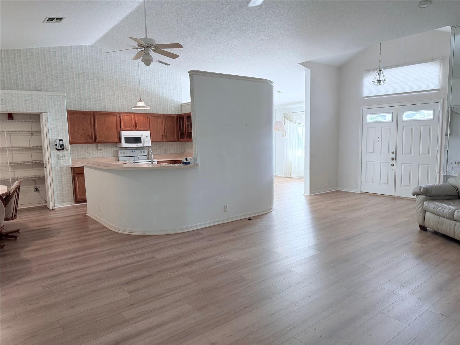 13928 TENNYSON DR