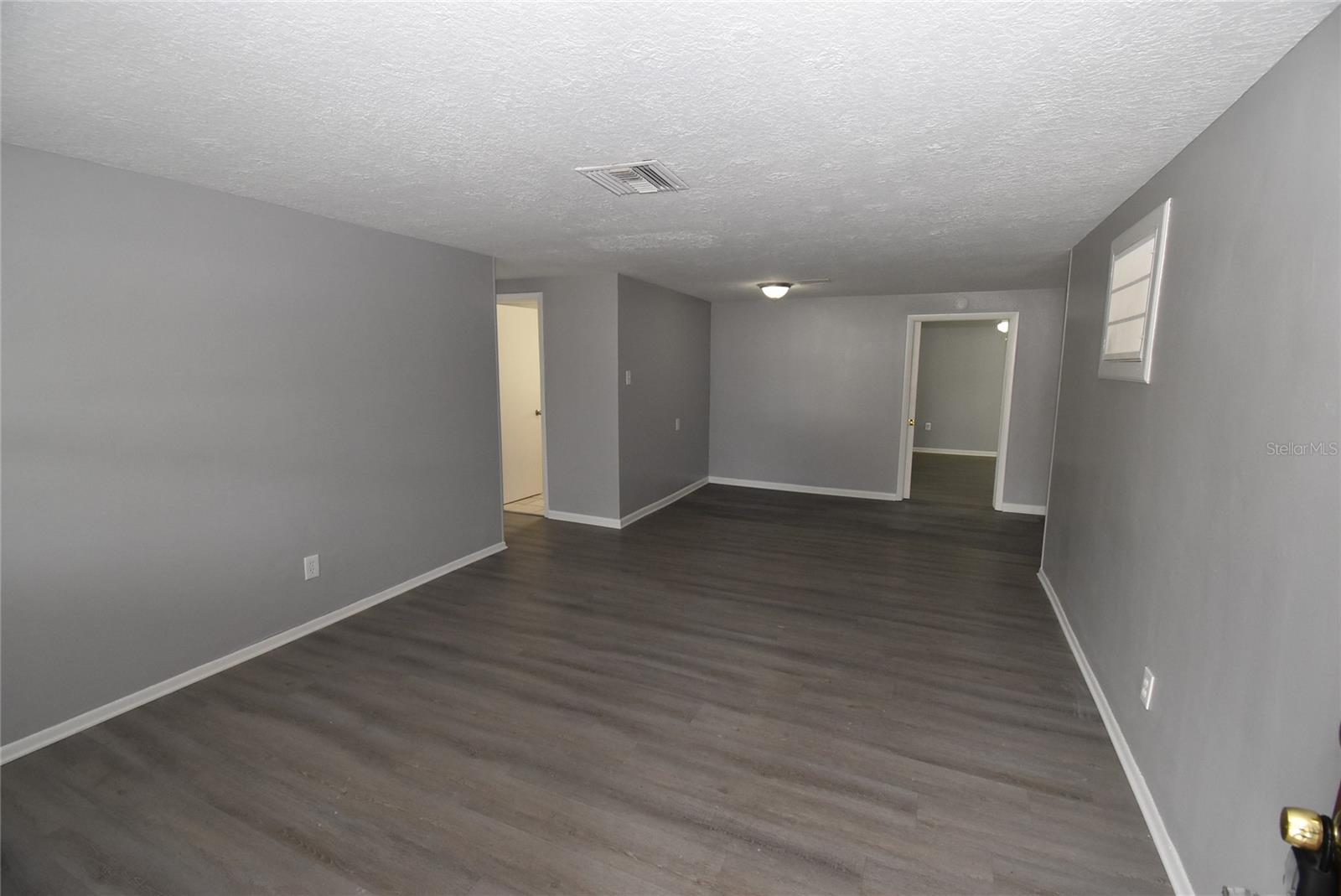 11025 PICKERING LN