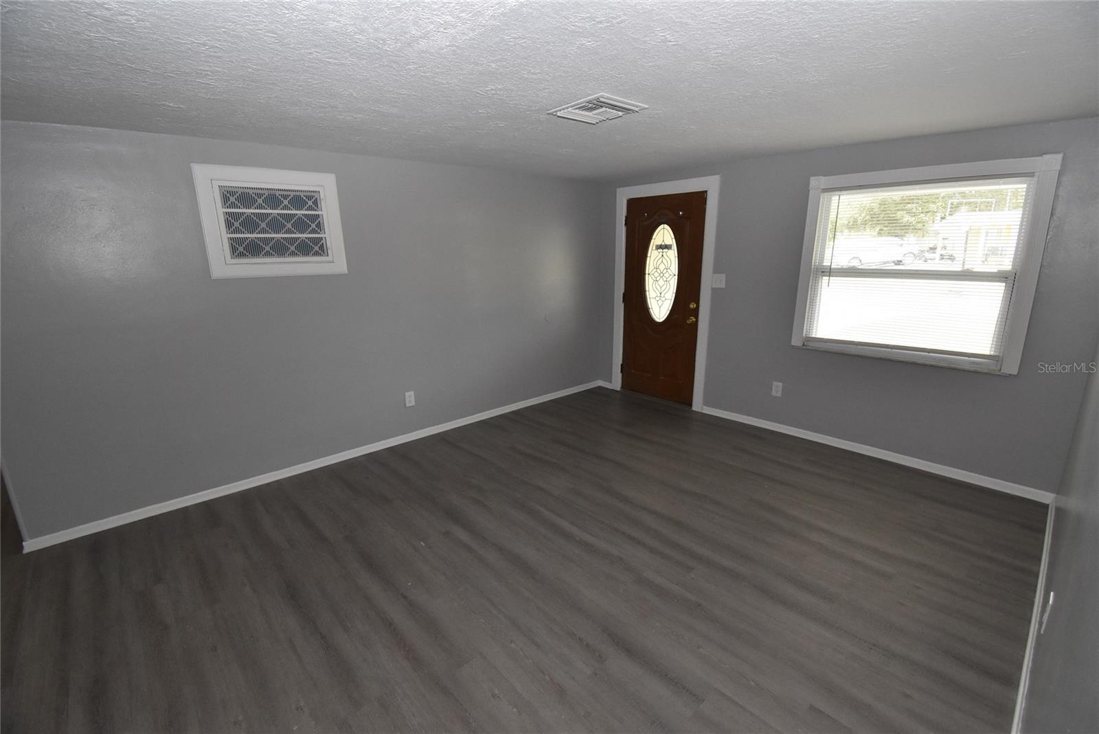 11025 PICKERING LN