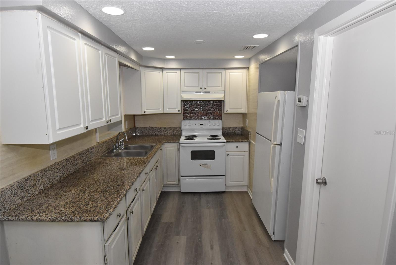 11025 PICKERING LN