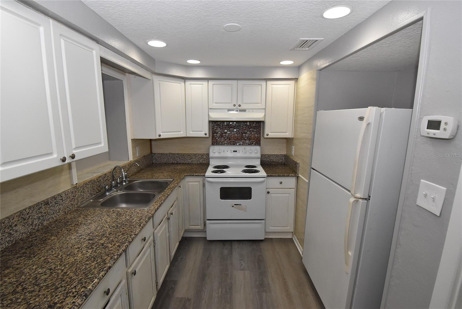 11025 PICKERING LN