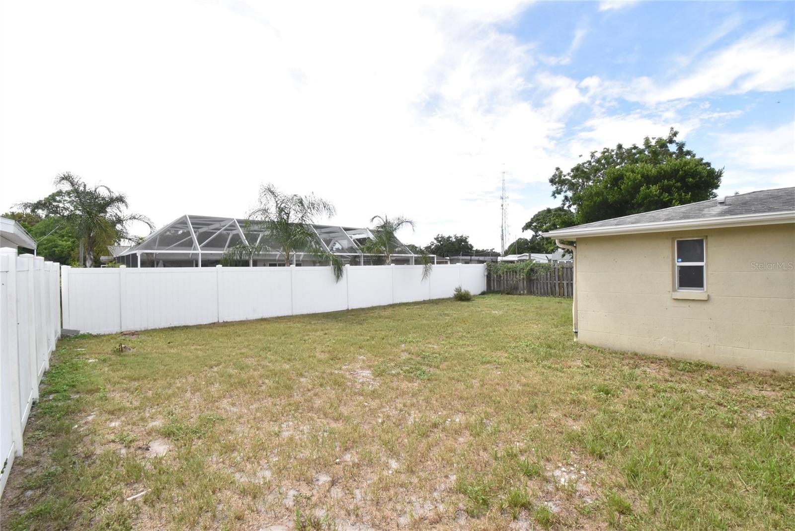 11025 PICKERING LN
