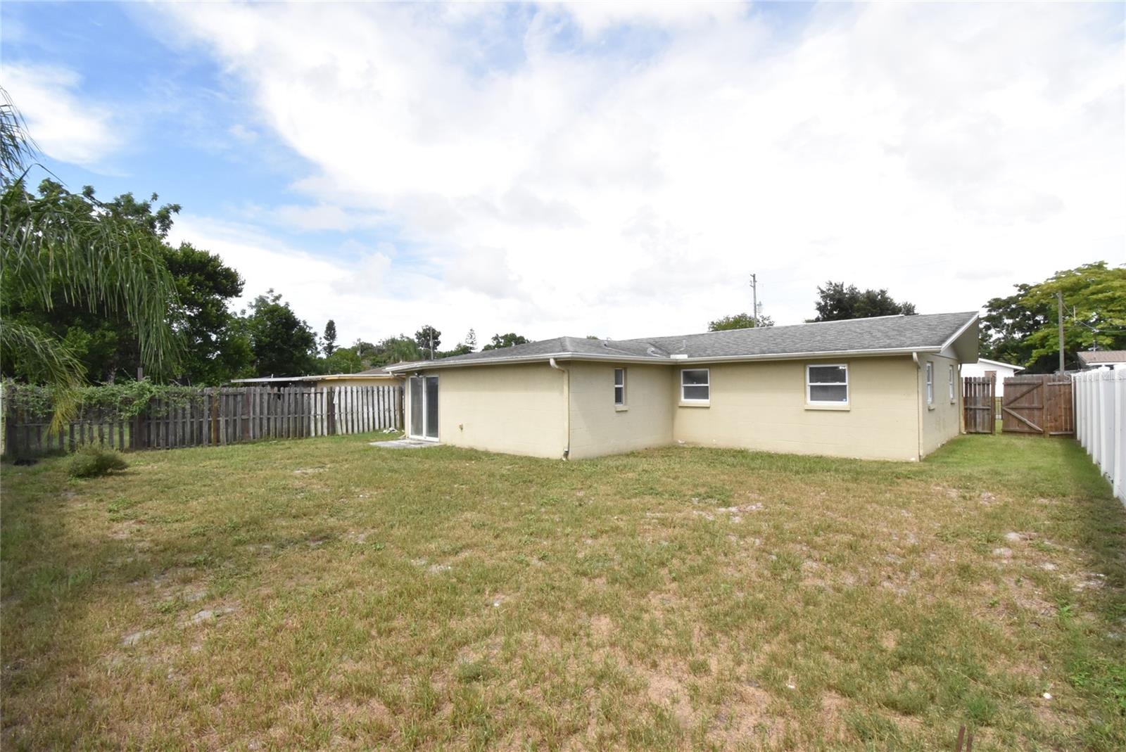 11025 PICKERING LN