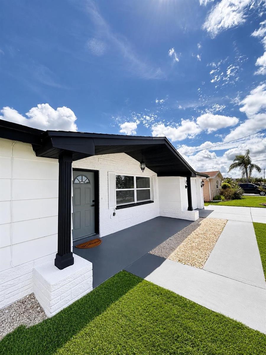 1346 Chancellor Dr, Holiday