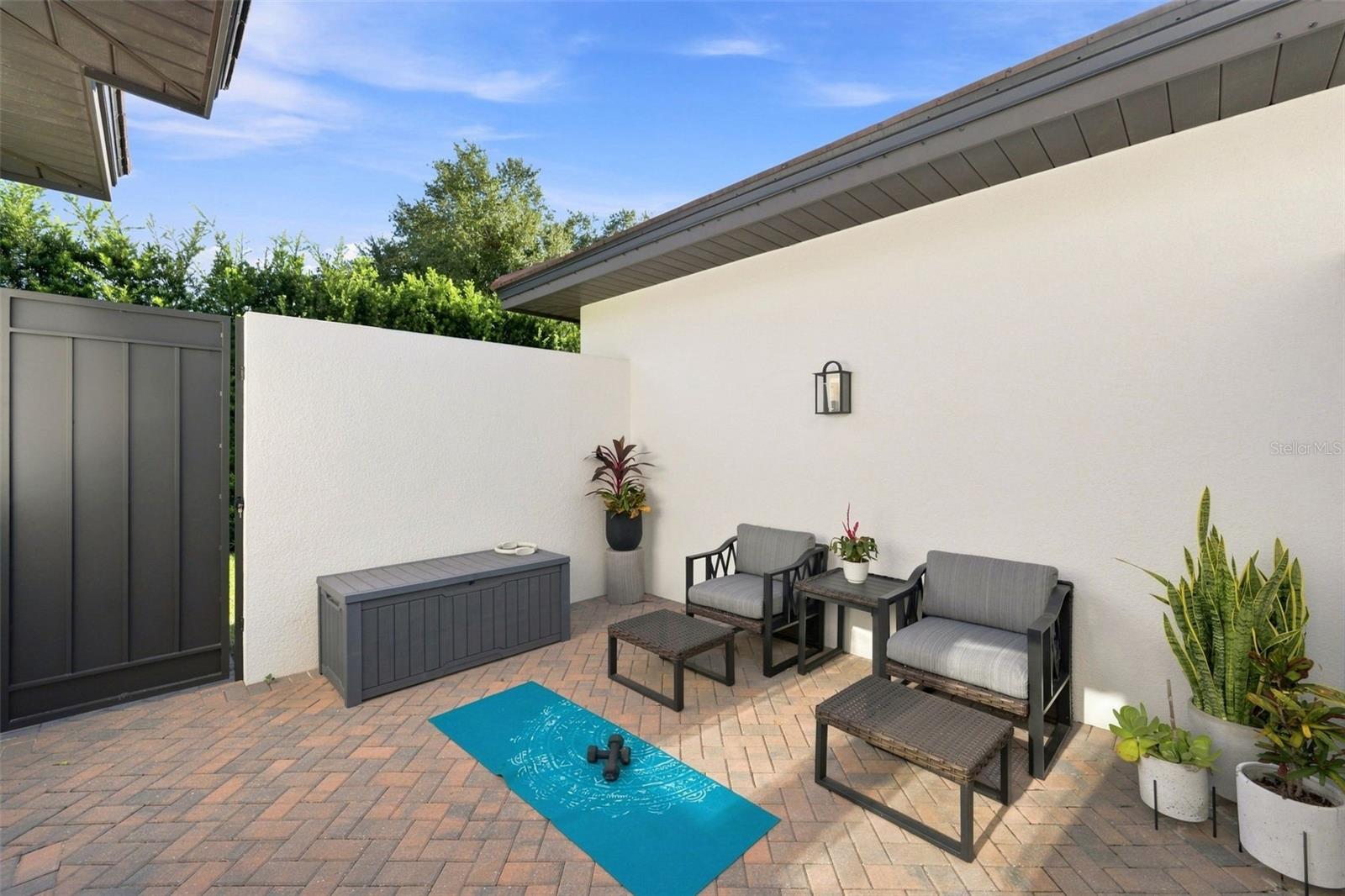 1422 OAK MEADOW PT
