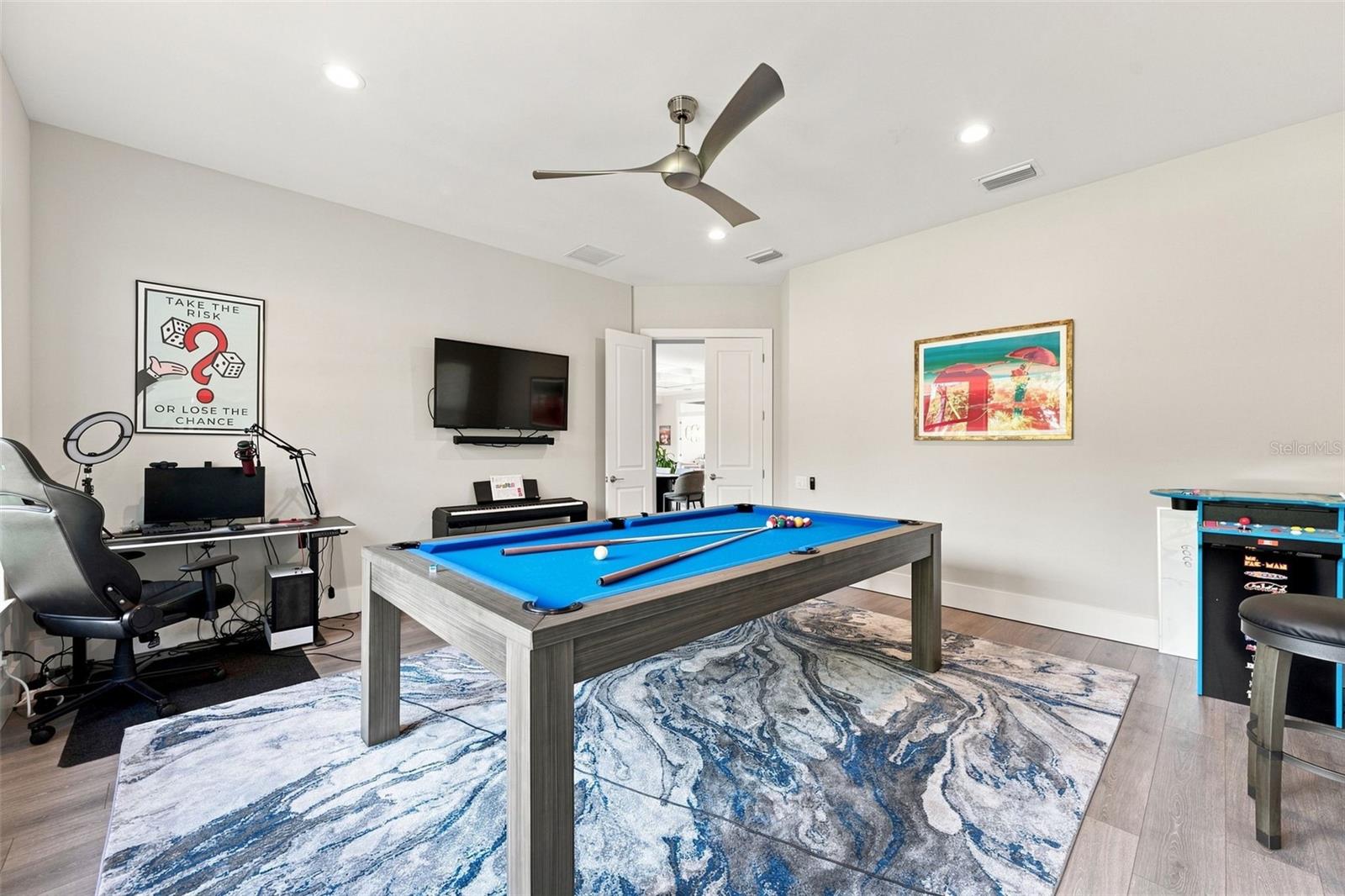 1422 OAK MEADOW PT