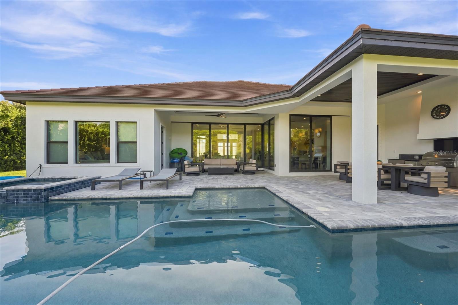 1422 OAK MEADOW PT