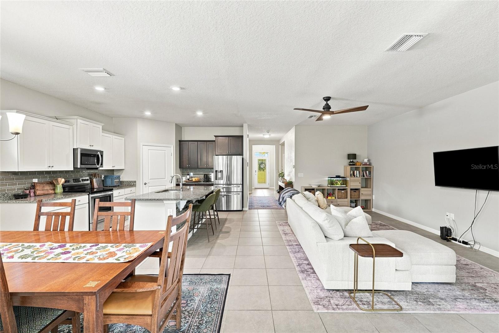 12387 EASTPOINTE DR