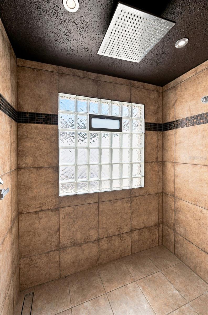 10836 VENICE CIR