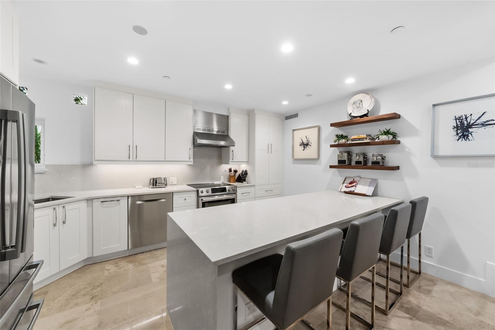 4950 BAYSHORE BLVD #25D