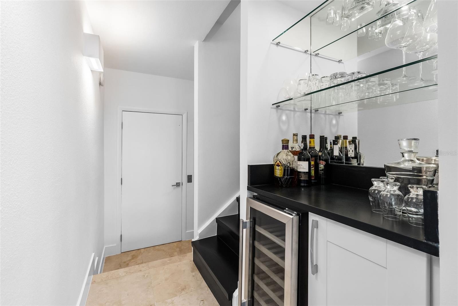4950 BAYSHORE BLVD #25D