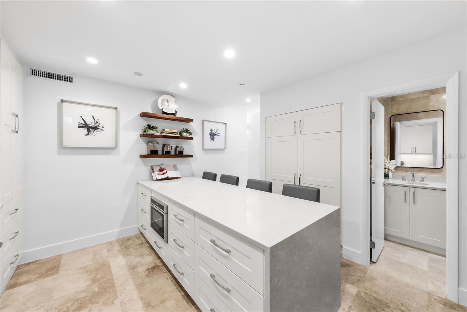 4950 BAYSHORE BLVD #25D