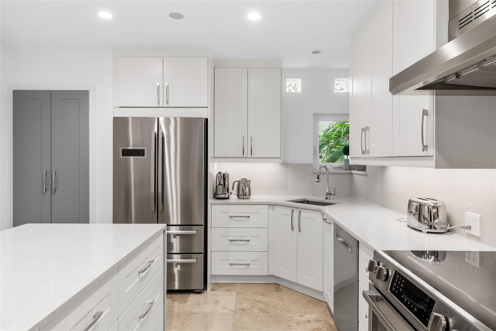 4950 BAYSHORE BLVD #25D