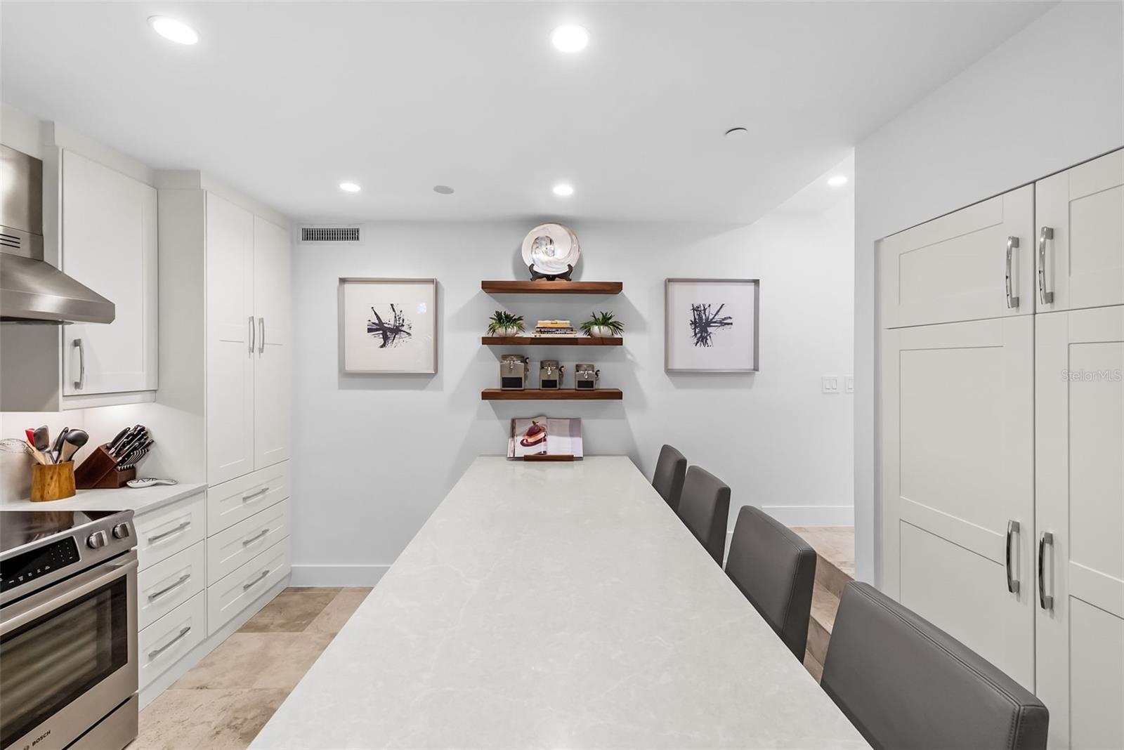 4950 BAYSHORE BLVD #25D