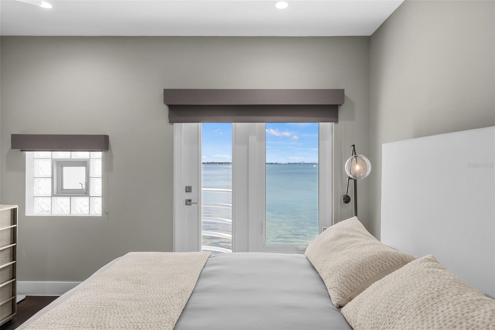 4950 BAYSHORE BLVD #25D