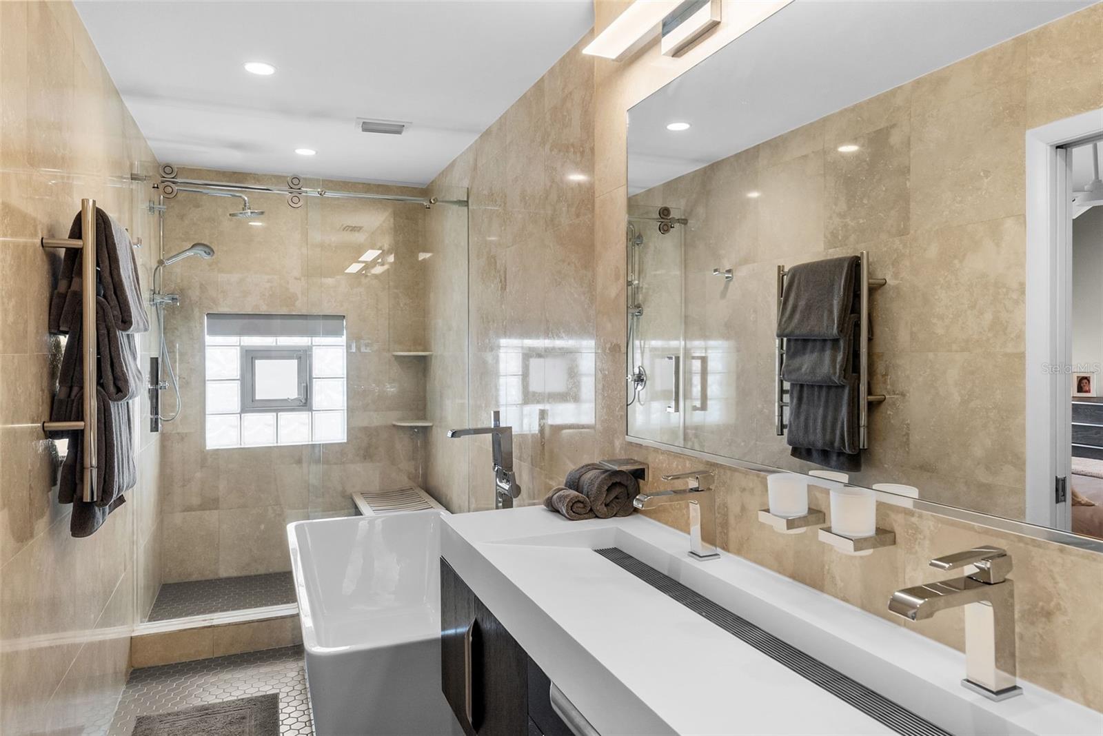 4950 BAYSHORE BLVD #25D