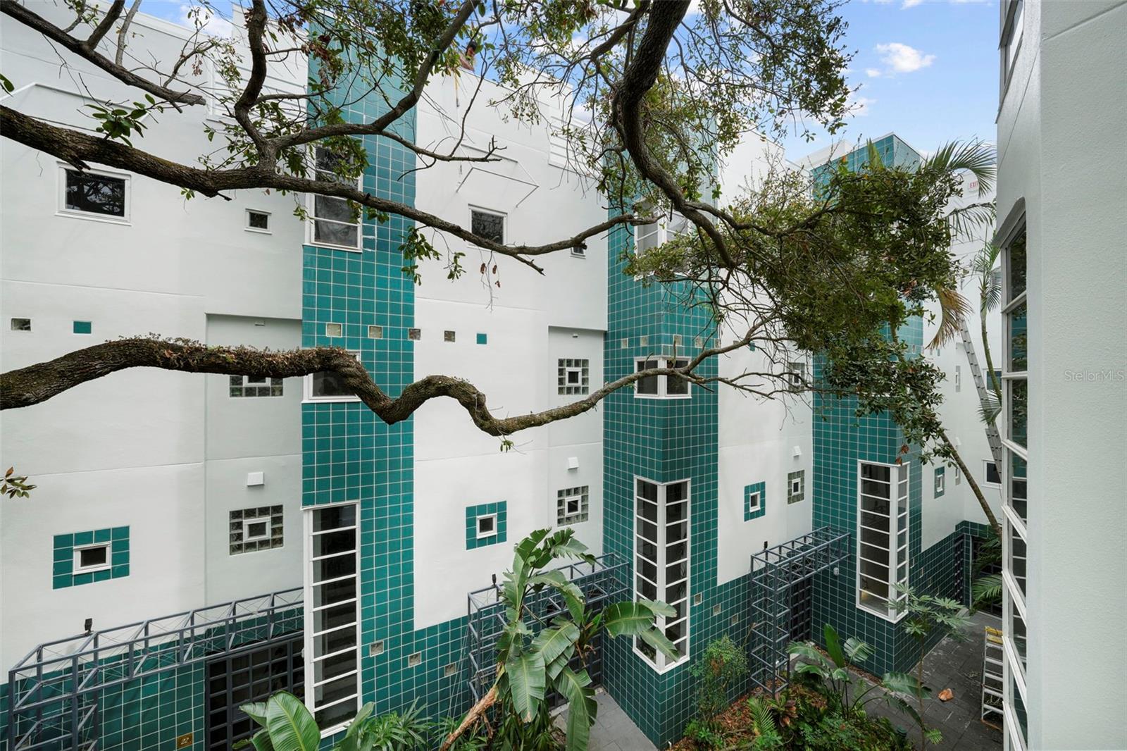 4950 BAYSHORE BLVD #25D