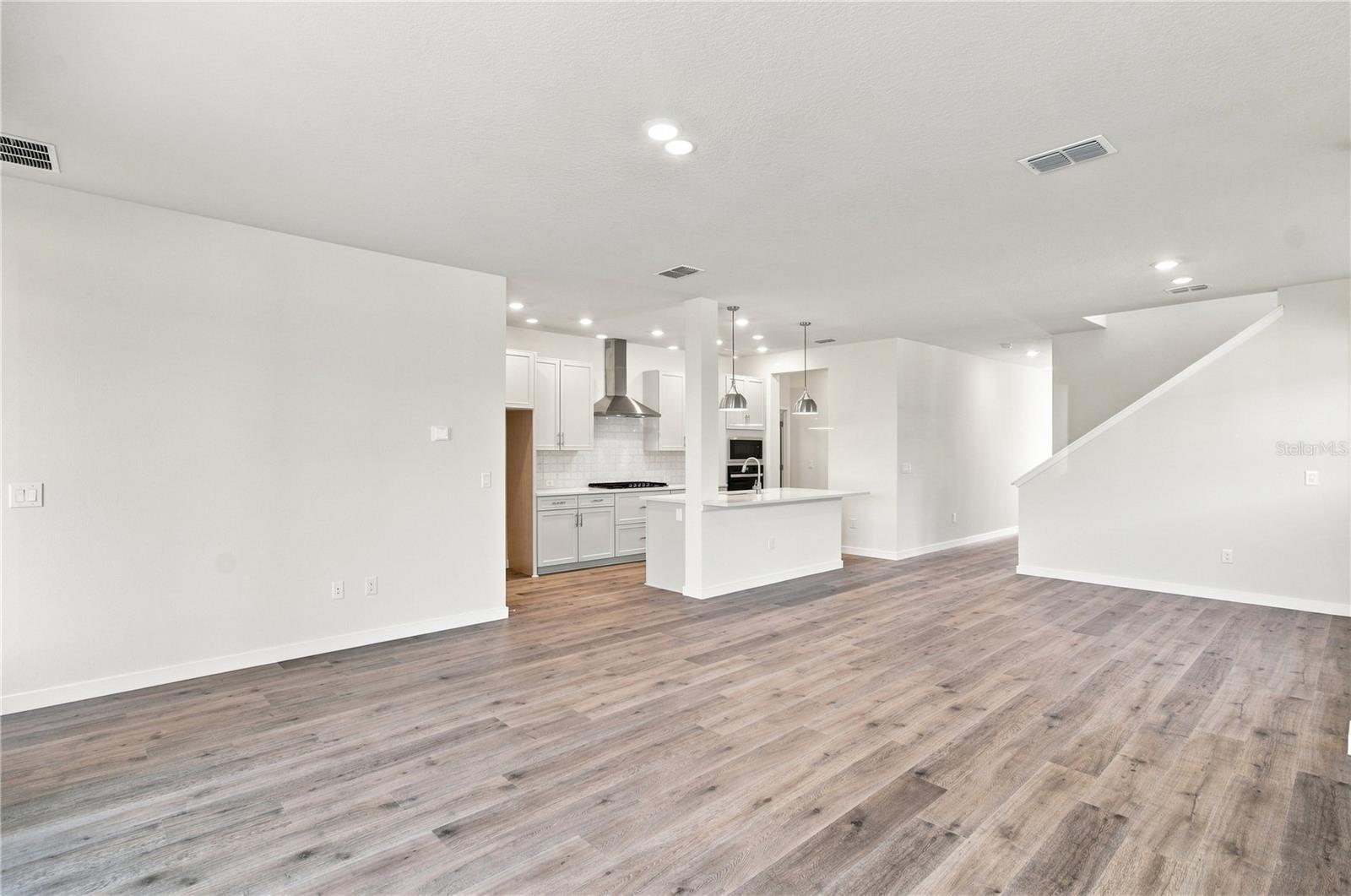 5166 CREEK SAND DR