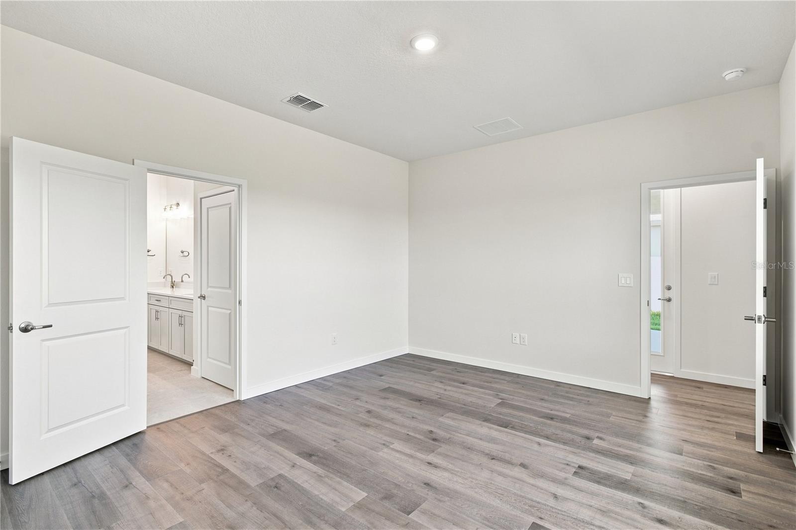 5166 CREEK SAND DR