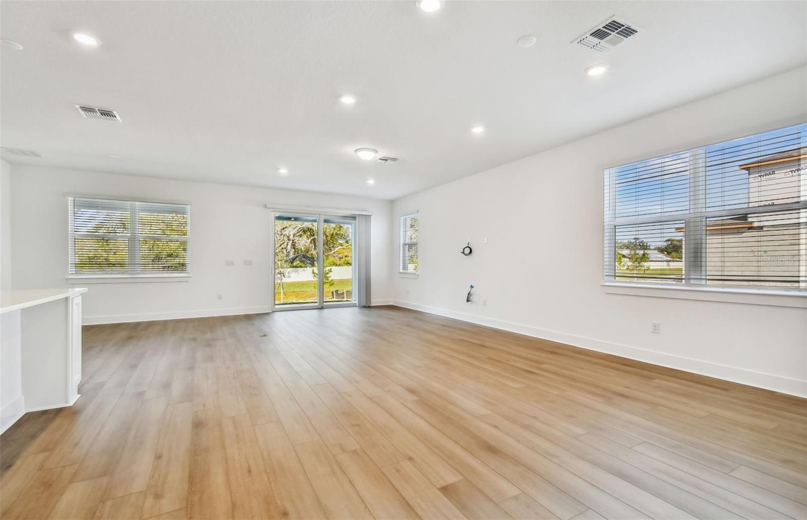 37343 CLINCH CIR