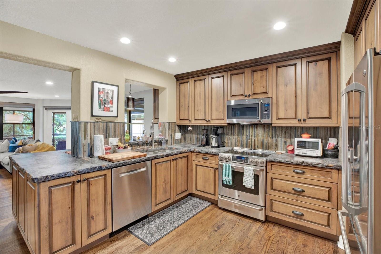 302 BELLE TERRE AVE