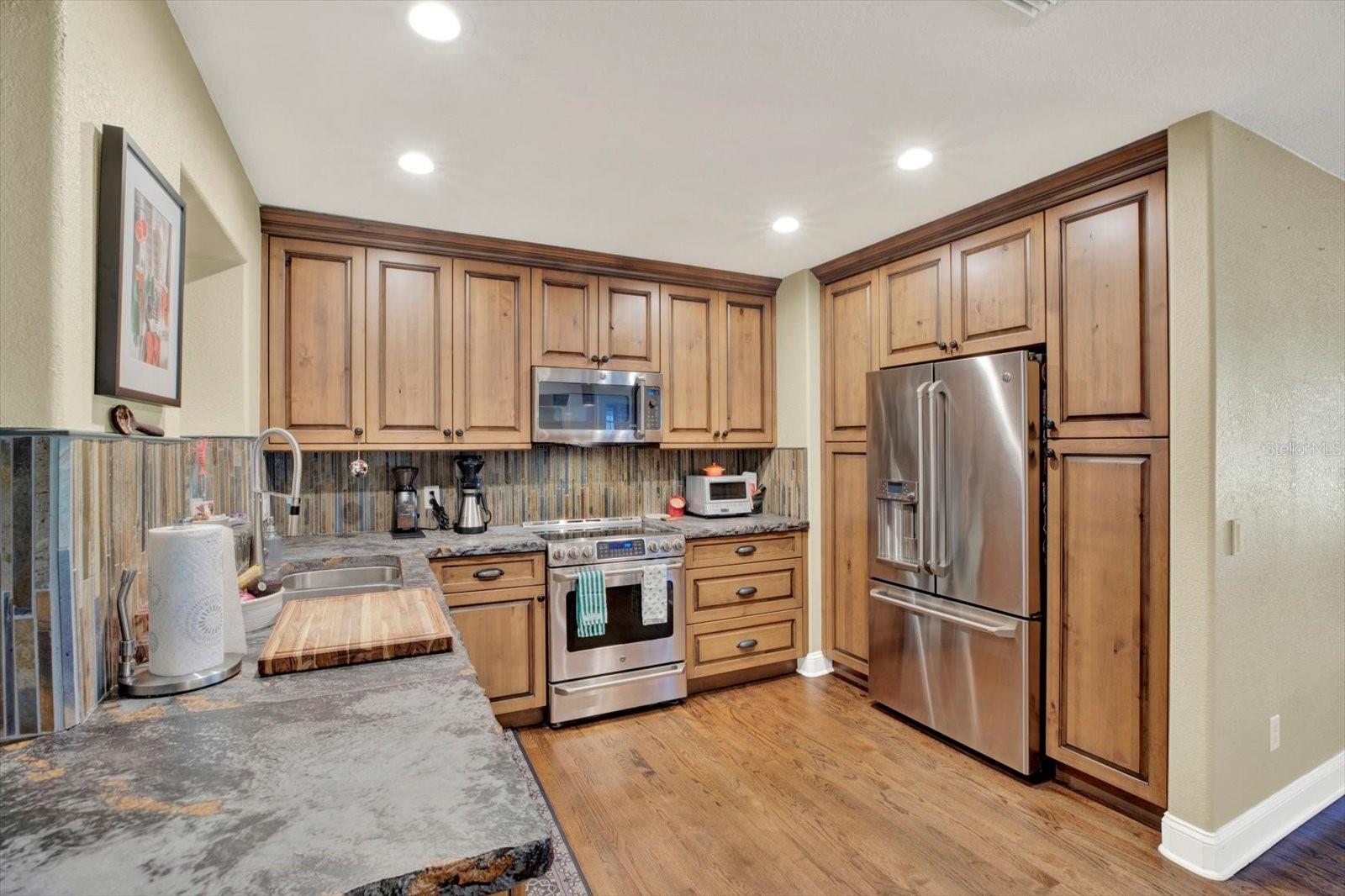 302 BELLE TERRE AVE