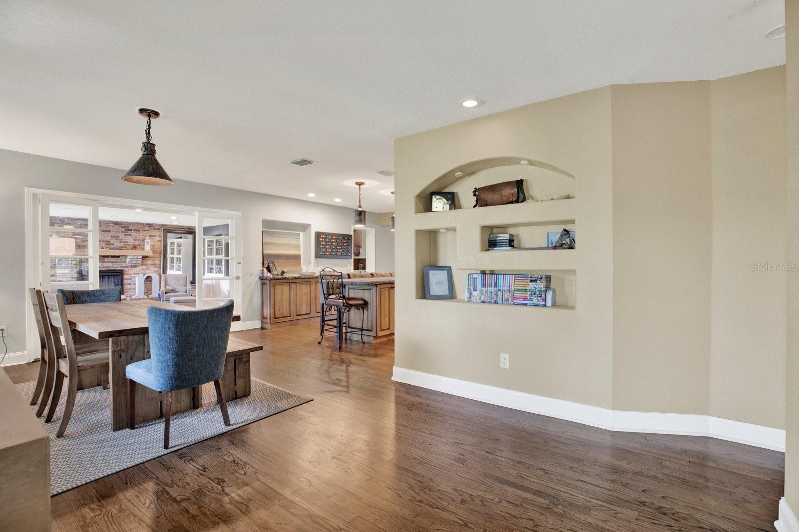 302 BELLE TERRE AVE