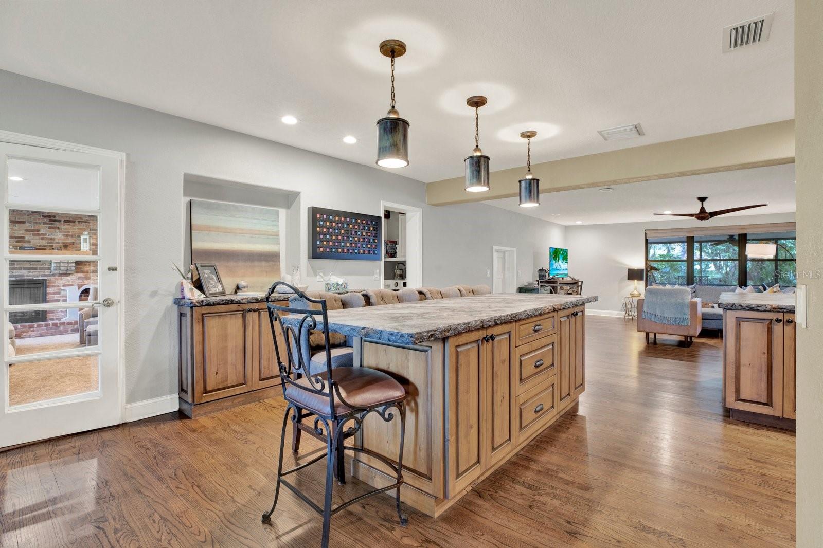 302 BELLE TERRE AVE