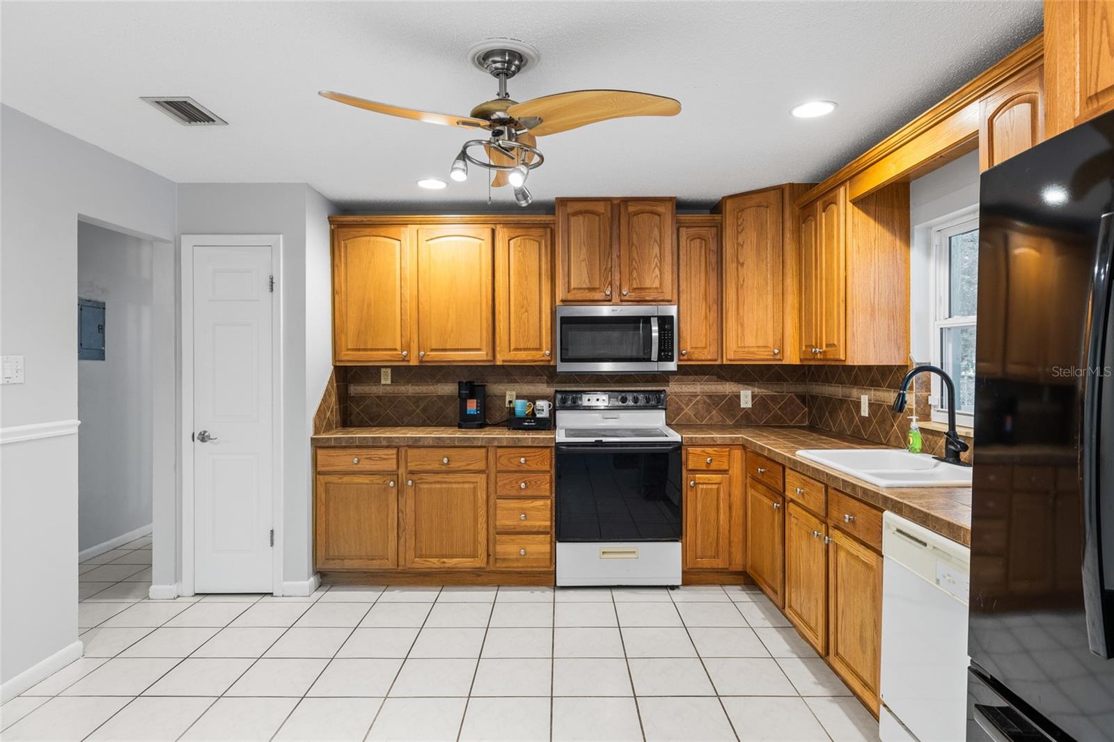 7402 W KNIGHTS GRIFFIN RD