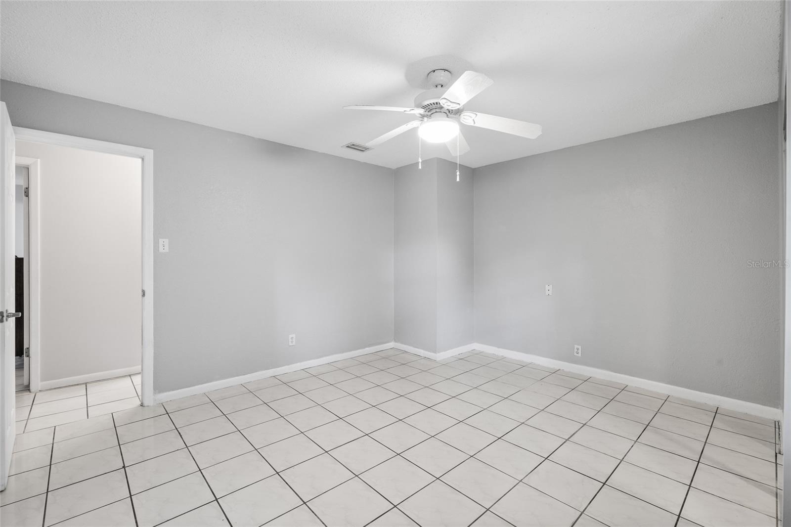 7402 W KNIGHTS GRIFFIN RD