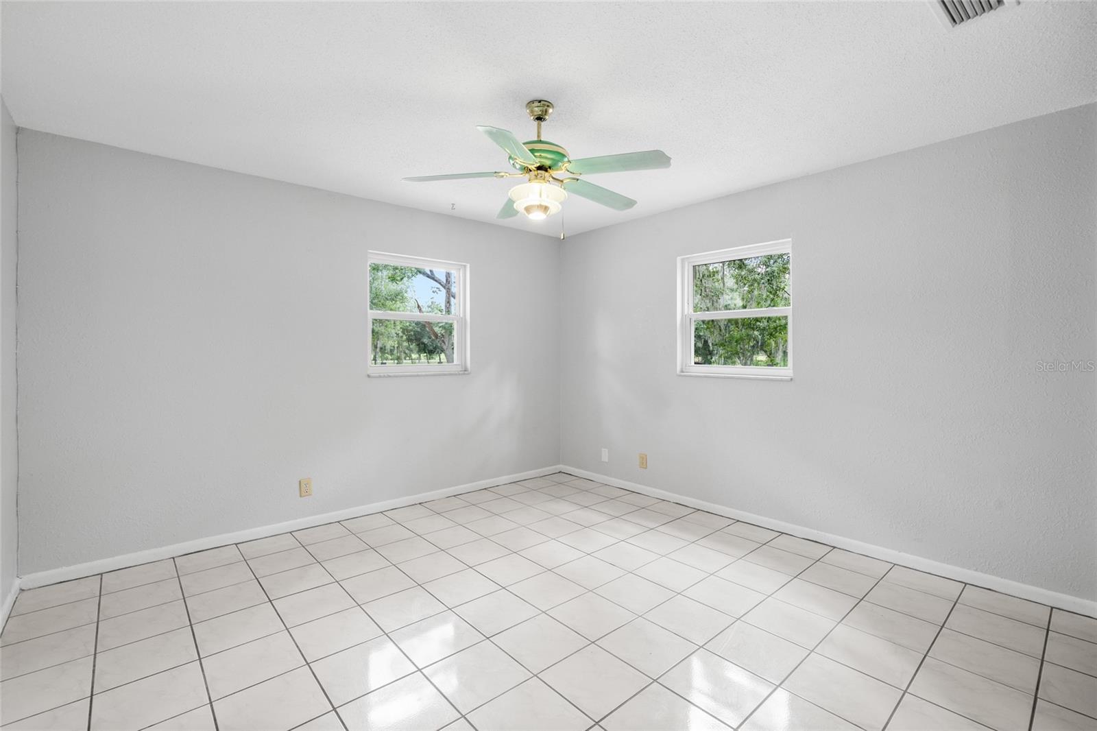 7402 W KNIGHTS GRIFFIN RD