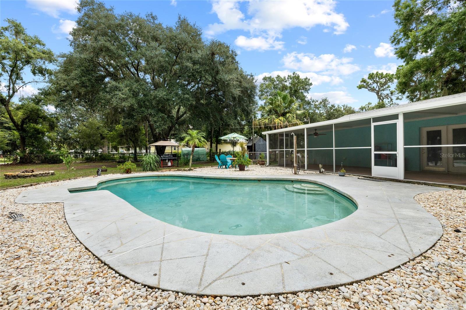 7402 W KNIGHTS GRIFFIN RD